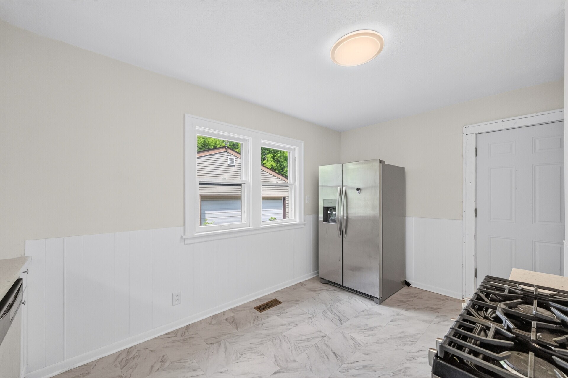 Building Photo - 421 Goodhue St