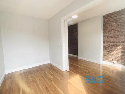 Building Photo - Top Level 3 BR Townhouse Custom Apt.  with large private outdoor Space