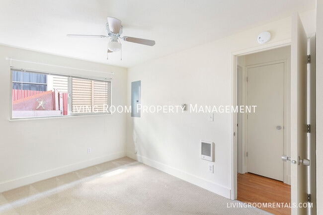 Building Photo - 1416 SE 32nd Pl