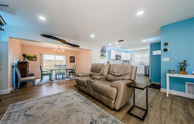 Building Photo - 2174 Scotland Dr