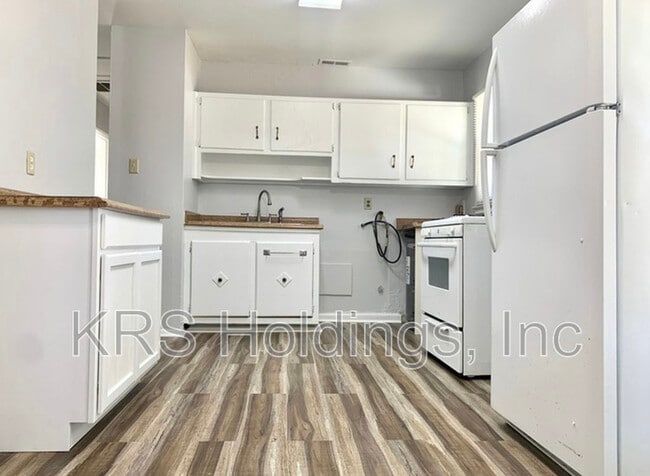 Building Photo - 1301 Grimes Rd