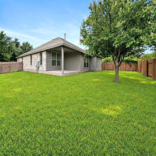 Building Photo - 3704 Pine Needle Cir