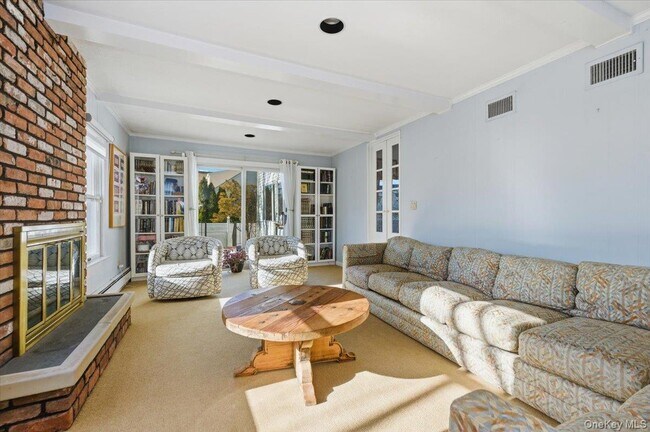 Building Photo - 1495 Bay Blvd