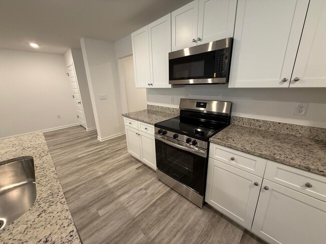 Building Photo - 225 Gray Owl Dr