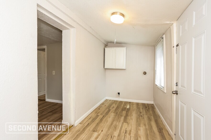 Building Photo - 1656 W 30th St