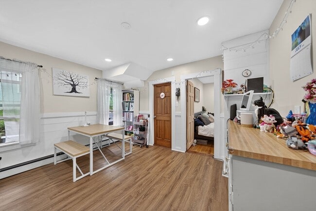Building Photo - 16 Svenson Ave