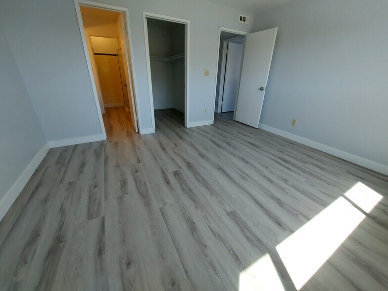 Building Photo - 13532 Arizona St