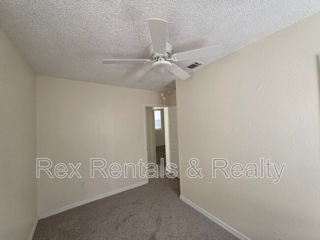 Building Photo - 2337 15th Ave S