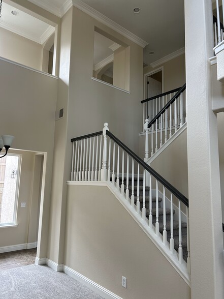Building Photo - 5241 Treepond Ct