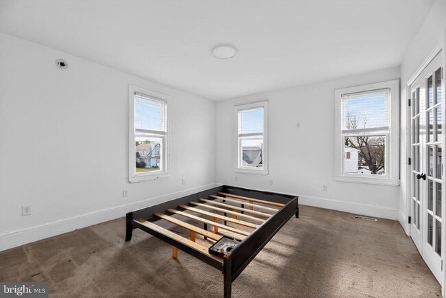 Building Photo - 810 Central Ave