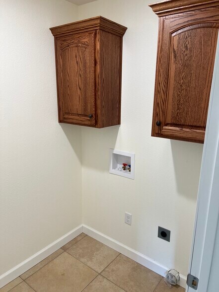 Building Photo - 1308 S Nelson Ct