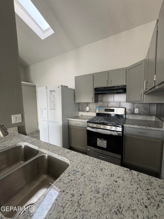 Building Photo - 11415 Sundrop Ct