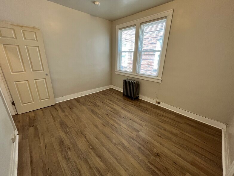 Building Photo - 2116 Bedford Ave
