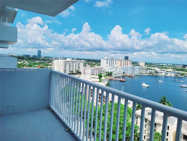 Building Photo - 137 Golden Isles Dr