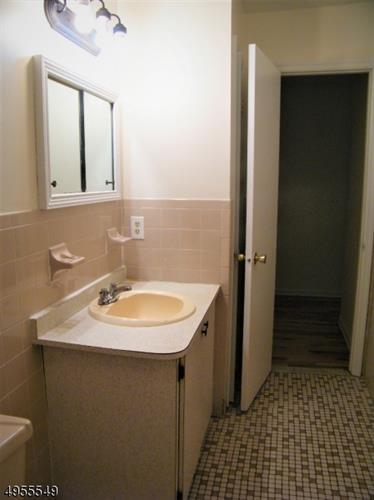 Building Photo - 65 Wolf Pl