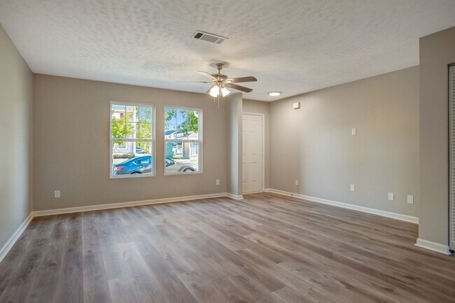 Building Photo - Charming 2BR Townhome in Antioch