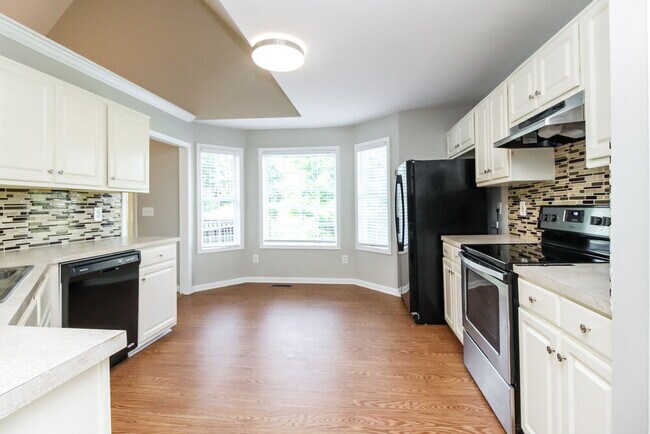 Building Photo - 5981 Tate Dr