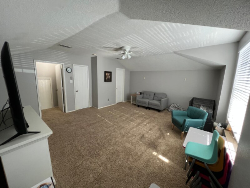Building Photo - 777 Eagle Dr