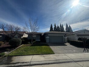 Building Photo - LINCOLN SUN CITY 55+ DEL WEBB COMMUNITY!