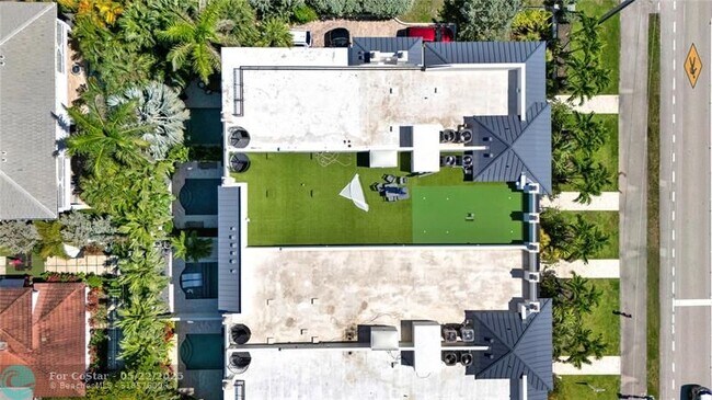 Building Photo - 425 N Ocean Blvd