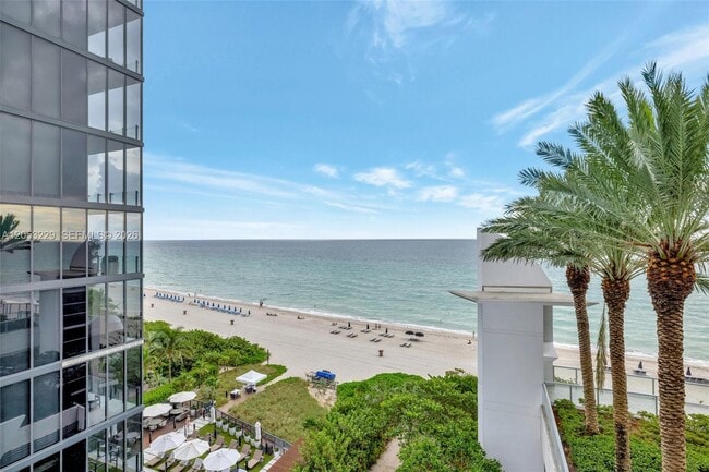 Building Photo - 17121 Collins Ave