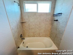 Building Photo - 11919 Hondo Crk