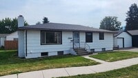 Building Photo - Beautiful Four Bedroom Two Bathroom House ...