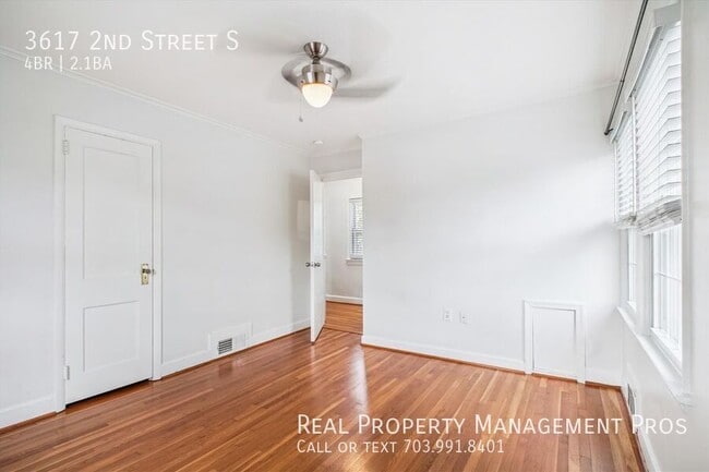 Building Photo - 3617 2nd St S