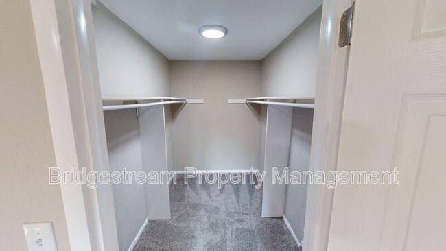 Building Photo - 95 N Gebhart Church Rd