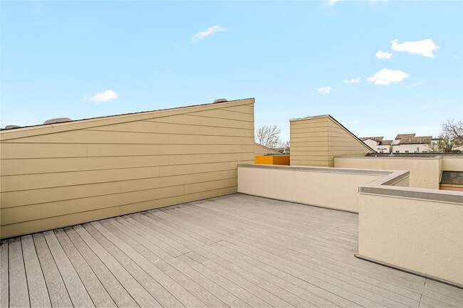 Building Photo - 224 Willard St