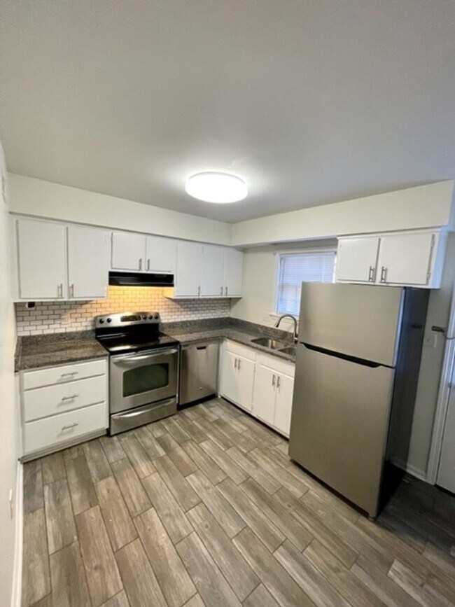 South Charlotte Townhome for Lease! 1223 Archdale Dr Charlotte NC