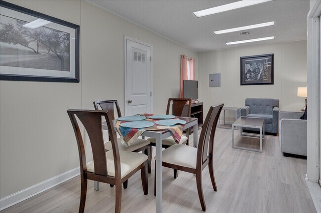 Building Photo - 4217 Neal Rd