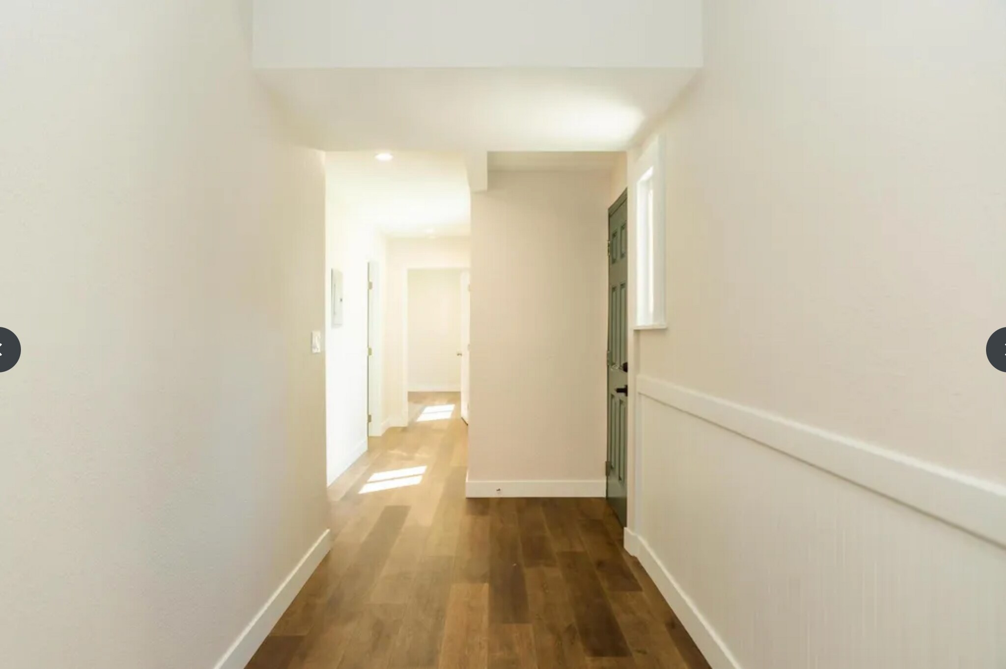 Well-Lit Interior - Lot of Light - 3206 Darwin Ave