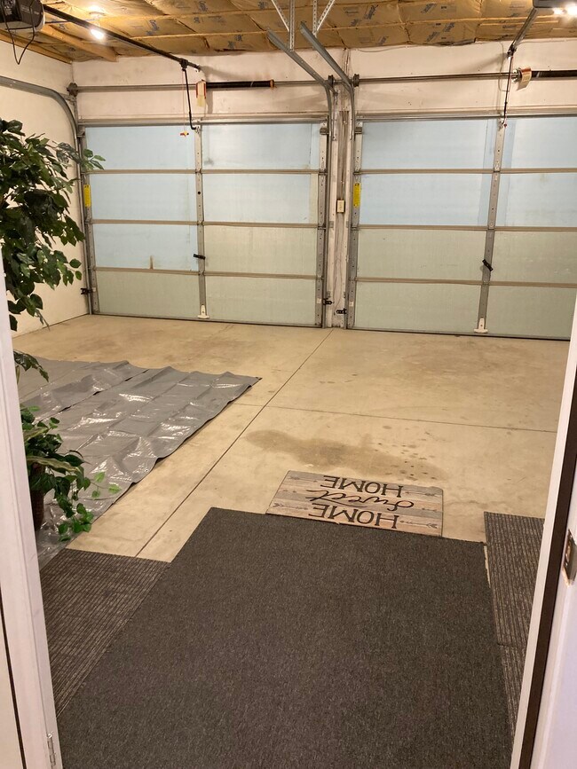 garage attached - 746 Dale Ave NW