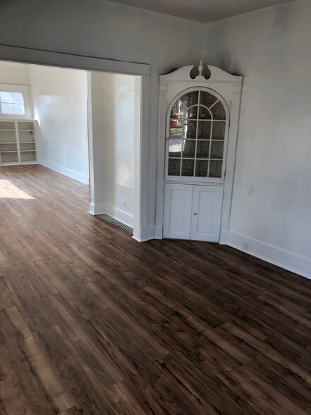 Dining to living room - 520 11th St