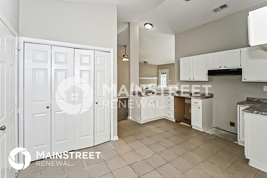 Building Photo - 7145 Peppermill Ln