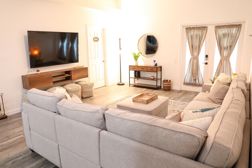 Building Photo - 1333 S Madison Ave