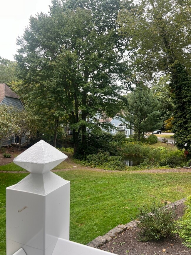 Building Photo - 912 Old Pond Ln