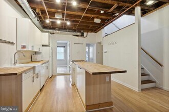 Building Photo - 1725 South St