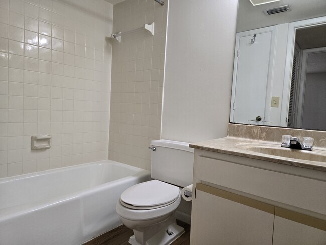 Building Photo - 3505 Tarpon Woods Blvd