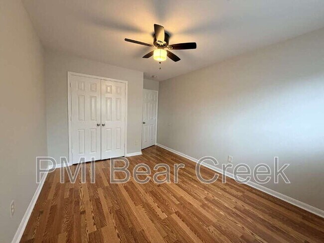 Building Photo - 6407 Waldron Dr