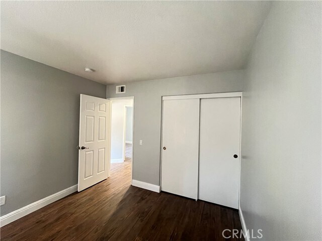 Building Photo - 2300 Meadow View Ln