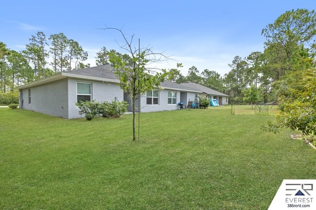 Building Photo - LIKE NEW 3/2/1 TOWNHOUSE IN DESIRABLE SEMINOLE WOODS