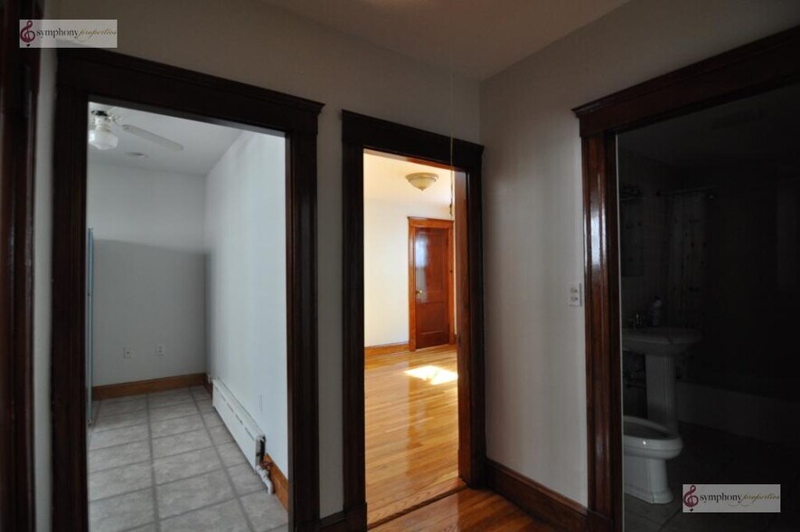 Building Photo - 202 Calumet St