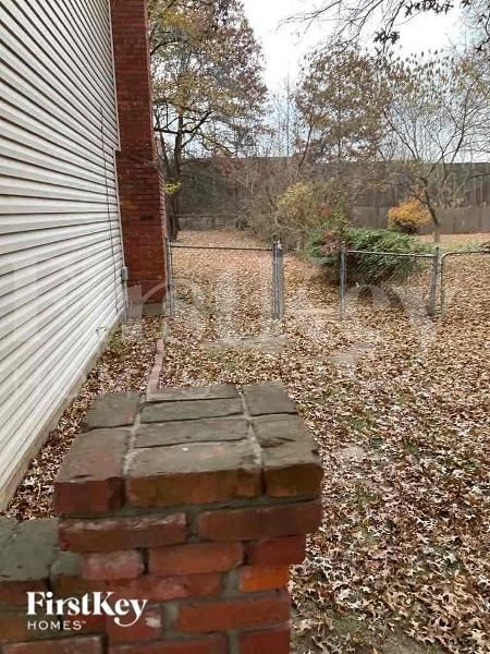 Building Photo - 9955 Melrose Dr