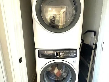 Building Photo - 37 Horace St