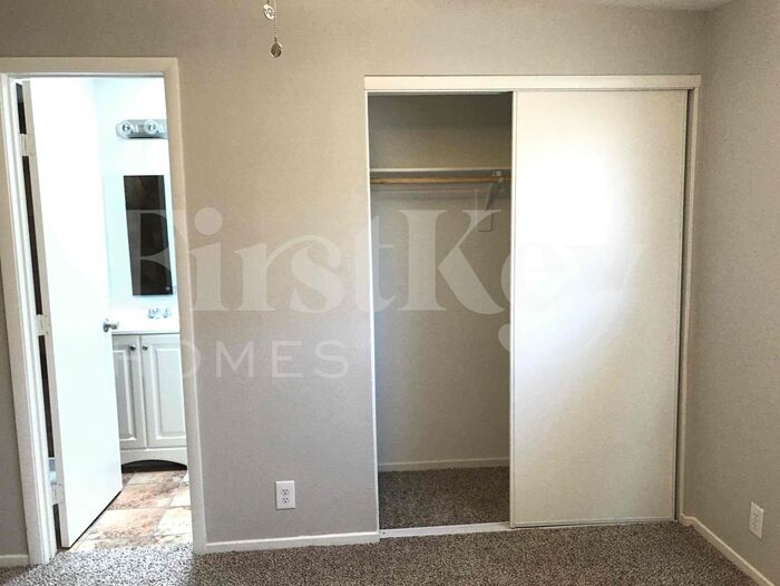 Building Photo - 4747 Everman Dr