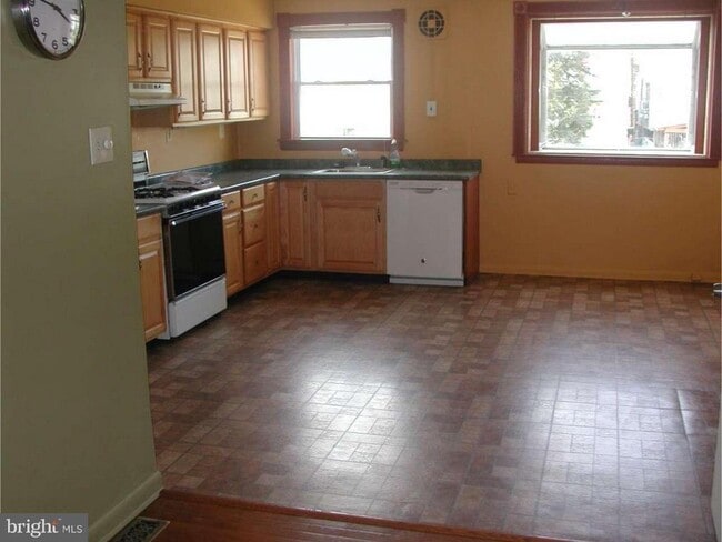 Building Photo - 358 Krams Ave