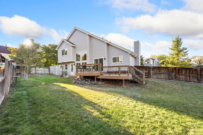 Building Photo - "Charming 3-Bedroom Home with 2.5 Baths in...
