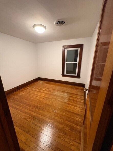 Building Photo - 366 Penora St